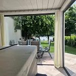 Apartman Jacuzzi - Riverside - Garden *