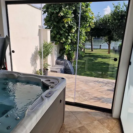 Apartamento Jacuzzi - Riverside - Garden Kismaros
