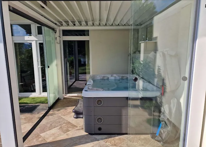 Jacuzzi - Riverside - Garden Lejlighed Kismaros